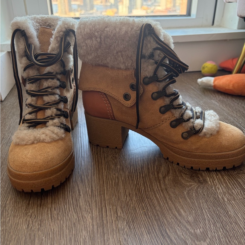 Moving Sale 🌟 See by Chloé Eileen Ankle Boots in 101 Natural